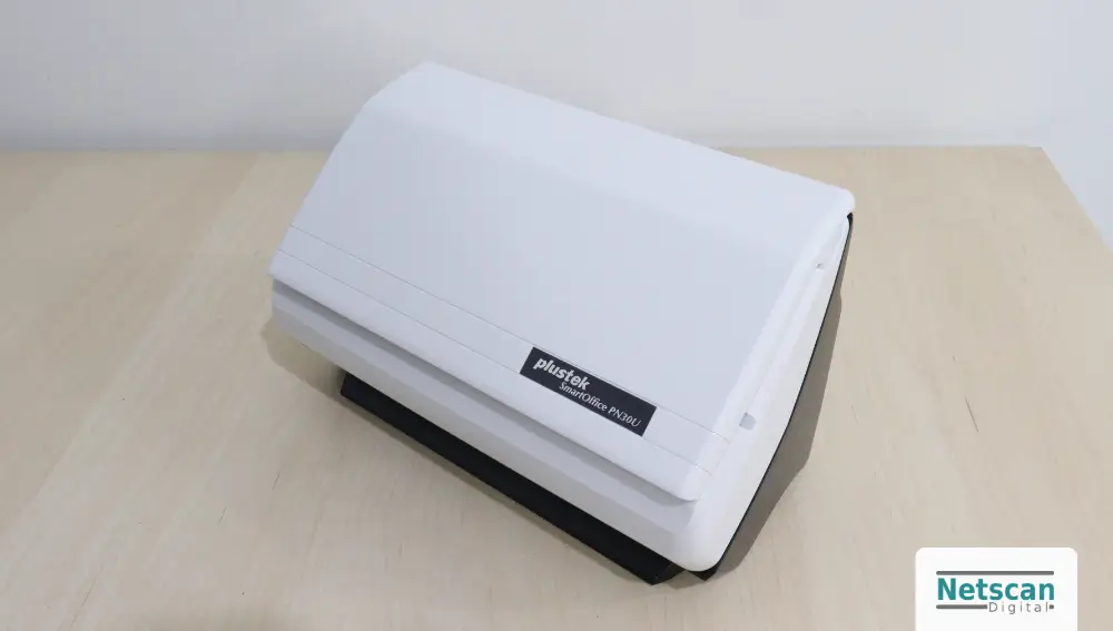 Scanner Plustek PN30U preparado para testes de digitalização